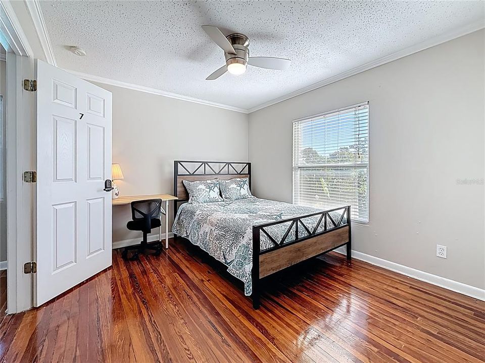 For Sale: $749,000 (5 beds, 4 baths, 2596 Square Feet)