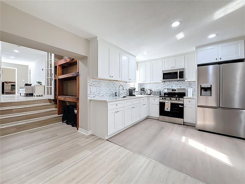 For Sale: $749,000 (5 beds, 4 baths, 2596 Square Feet)