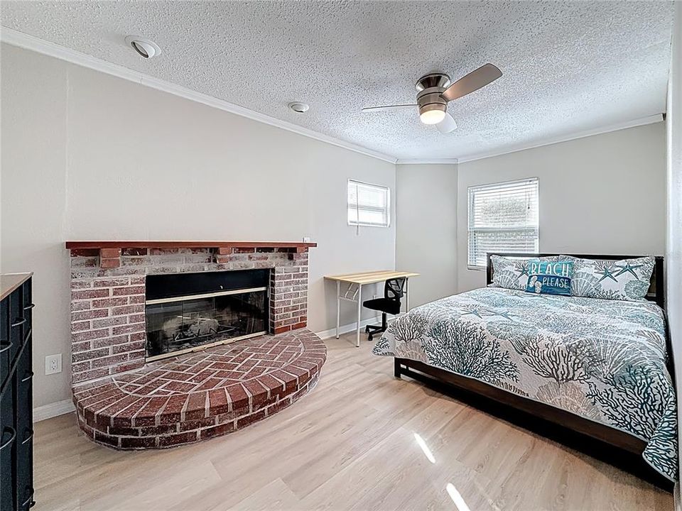 For Sale: $749,000 (5 beds, 4 baths, 2596 Square Feet)