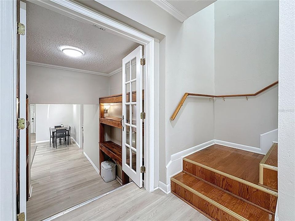 For Sale: $749,000 (5 beds, 4 baths, 2596 Square Feet)