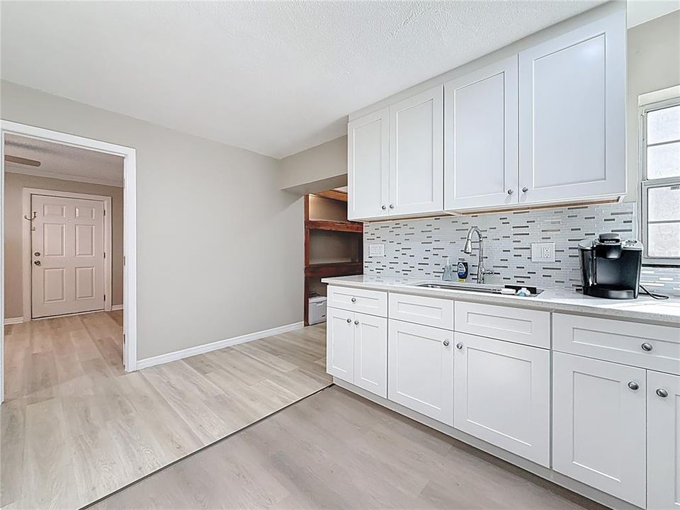 For Sale: $749,000 (5 beds, 4 baths, 2596 Square Feet)