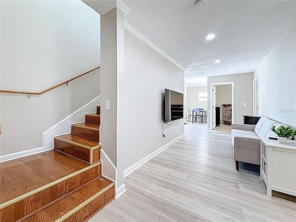 For Sale: $749,000 (5 beds, 4 baths, 2596 Square Feet)