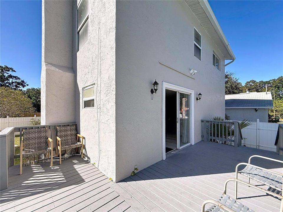 For Sale: $749,000 (5 beds, 4 baths, 2596 Square Feet)