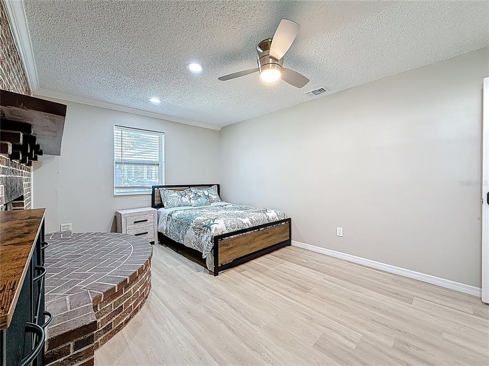 For Sale: $749,000 (5 beds, 4 baths, 2596 Square Feet)