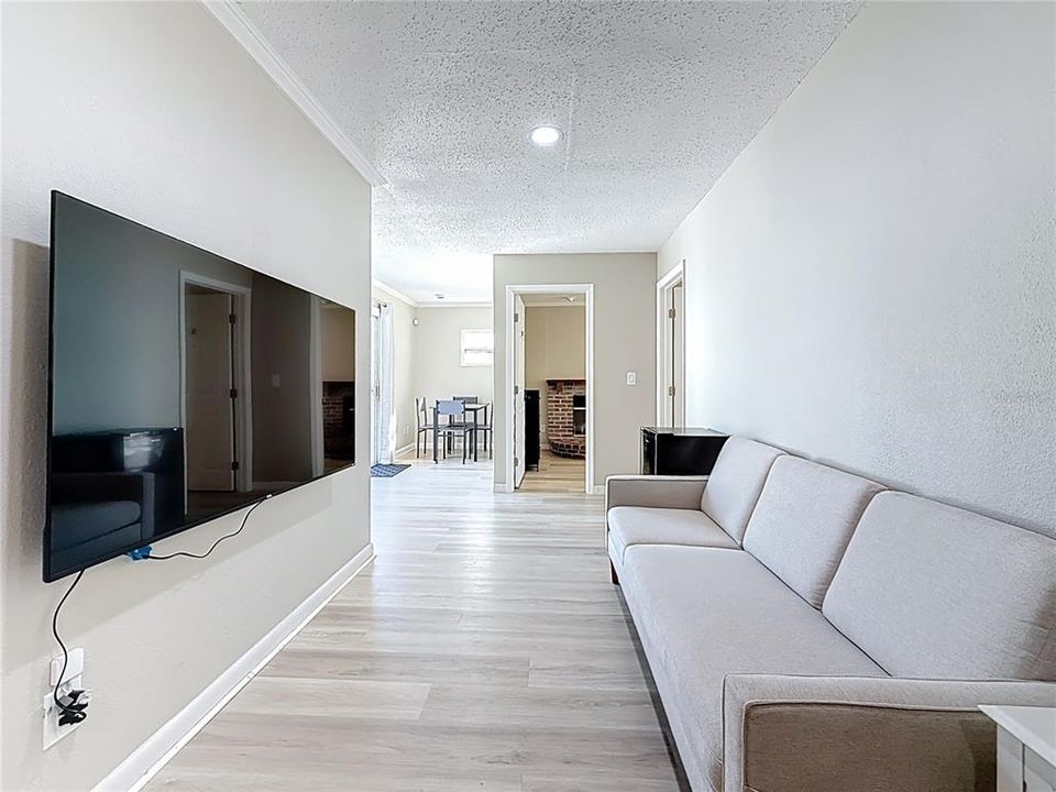 For Sale: $749,000 (5 beds, 4 baths, 2596 Square Feet)