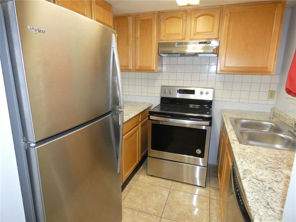 For Rent: $1,475 (2 beds, 2 baths, 1045 Square Feet)