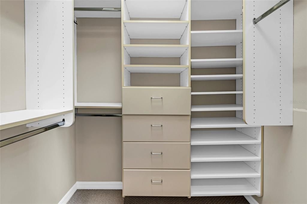 For Sale: $699,000 (3 beds, 2 baths, 1929 Square Feet)