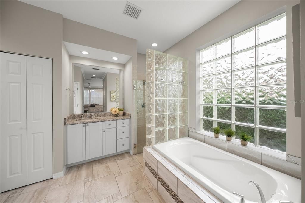 For Sale: $699,000 (3 beds, 2 baths, 1929 Square Feet)