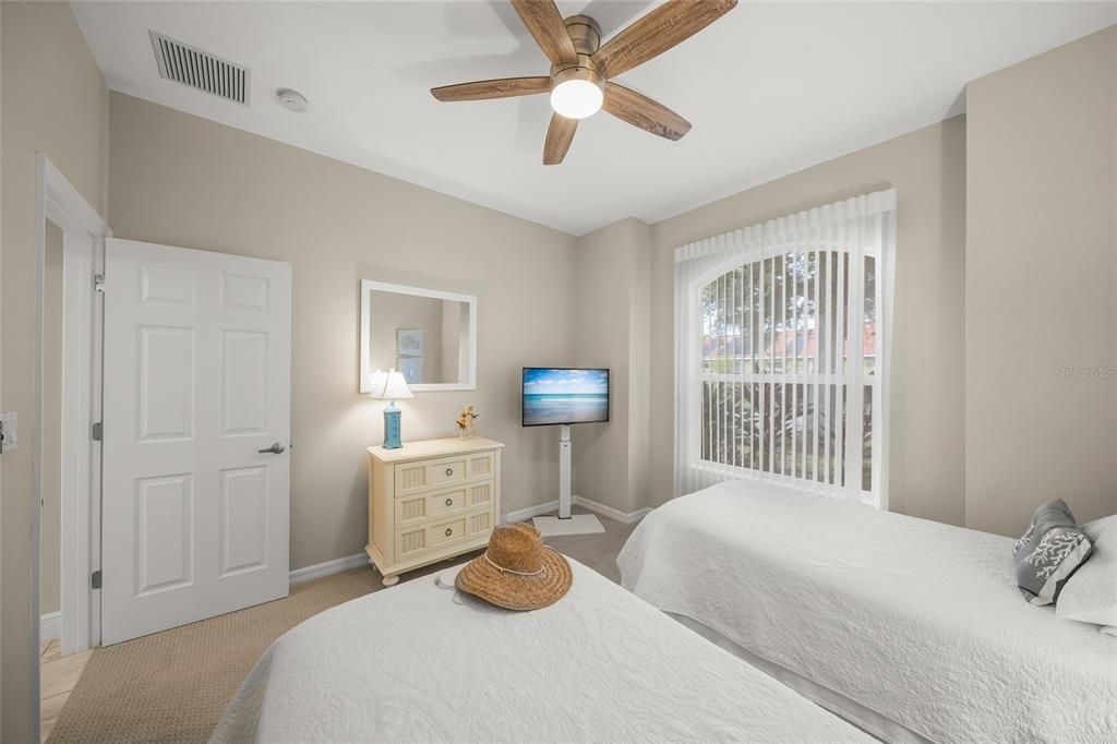 For Sale: $699,000 (3 beds, 2 baths, 1929 Square Feet)