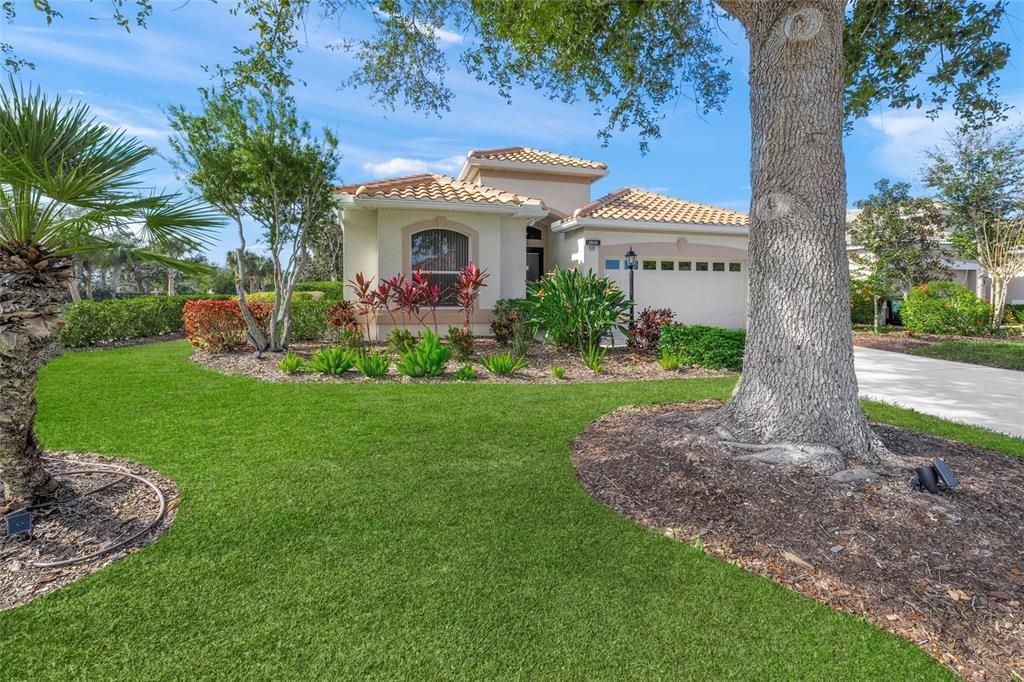 For Sale: $699,000 (3 beds, 2 baths, 1929 Square Feet)