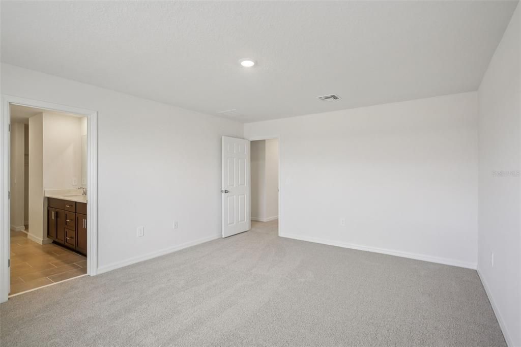 На продажу: $384,890 (4 спален, 3 ванн, 2387 Квадратных фут)