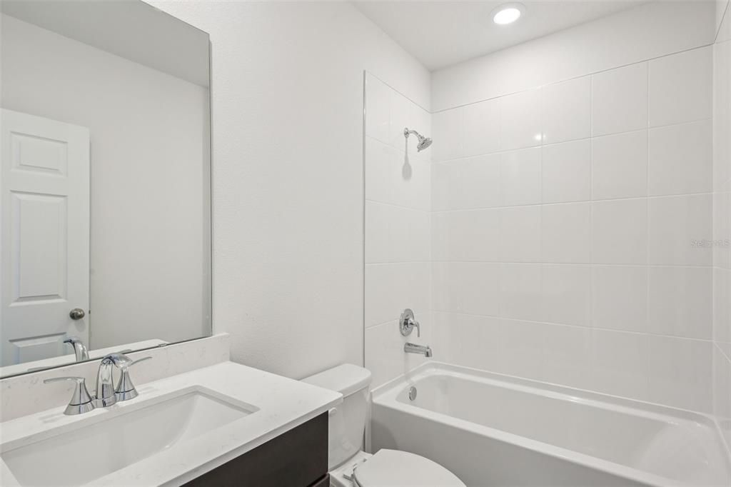 На продажу: $384,890 (4 спален, 3 ванн, 2387 Квадратных фут)