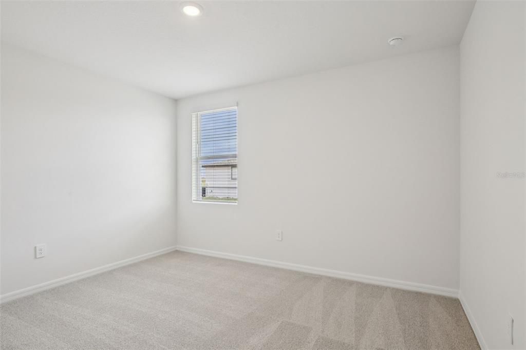 На продажу: $384,890 (4 спален, 3 ванн, 2387 Квадратных фут)