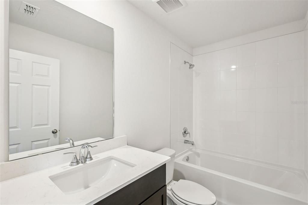 На продажу: $384,890 (4 спален, 3 ванн, 2387 Квадратных фут)