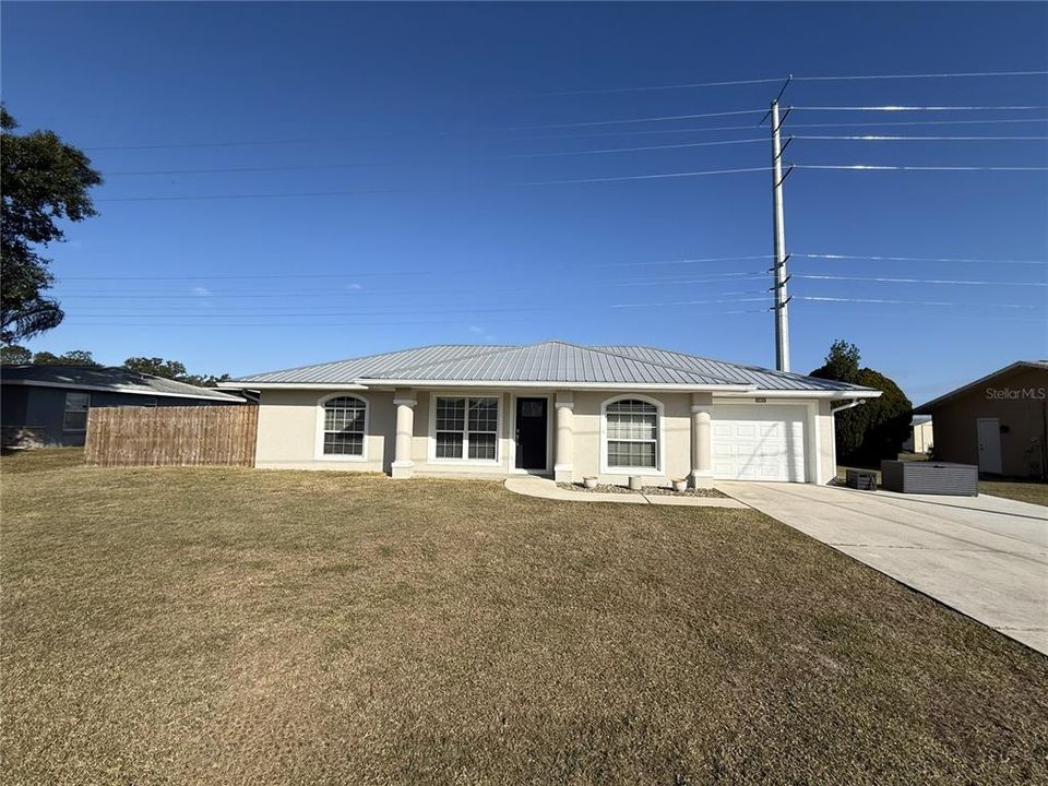 待售: $285,000 (3 贝兹, 2 浴室, 1155 平方英尺)