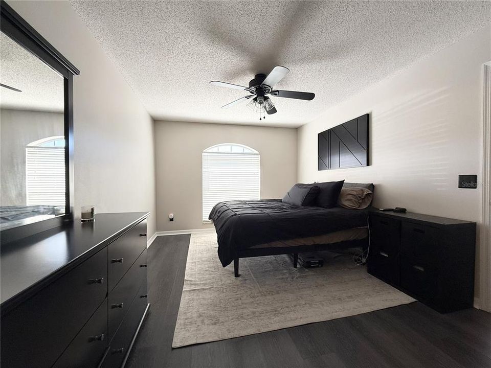 待售: $285,000 (3 贝兹, 2 浴室, 1155 平方英尺)