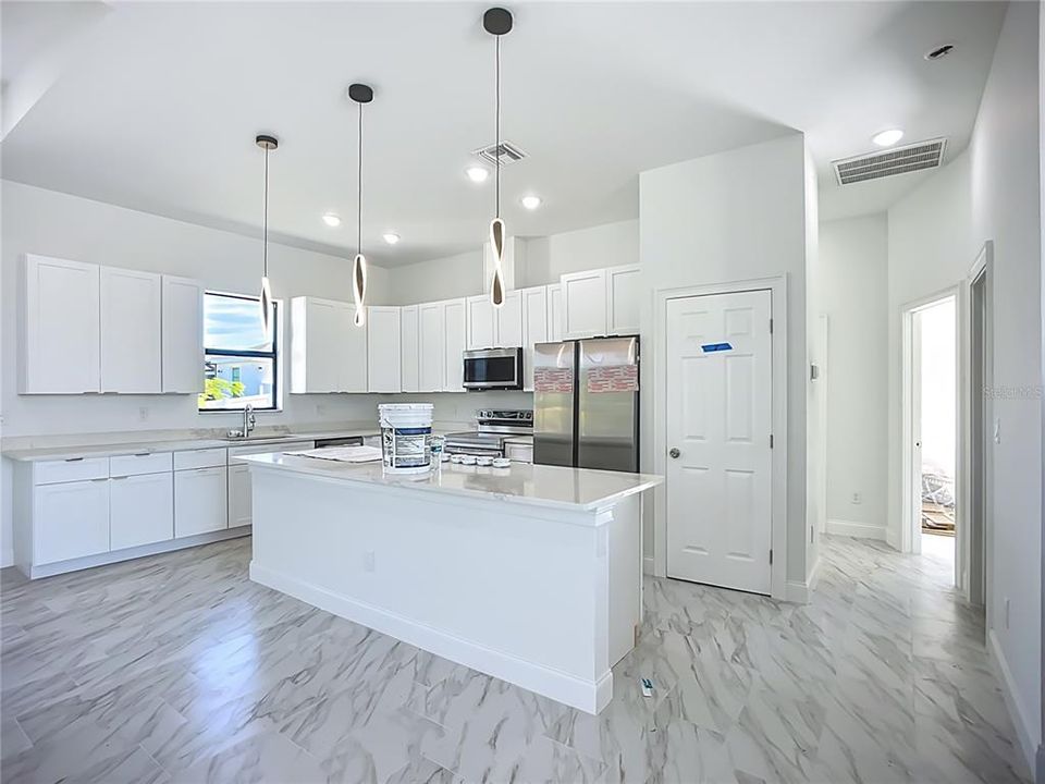 For Sale: $479,000 (3 beds, 2 baths, 1686 Square Feet)