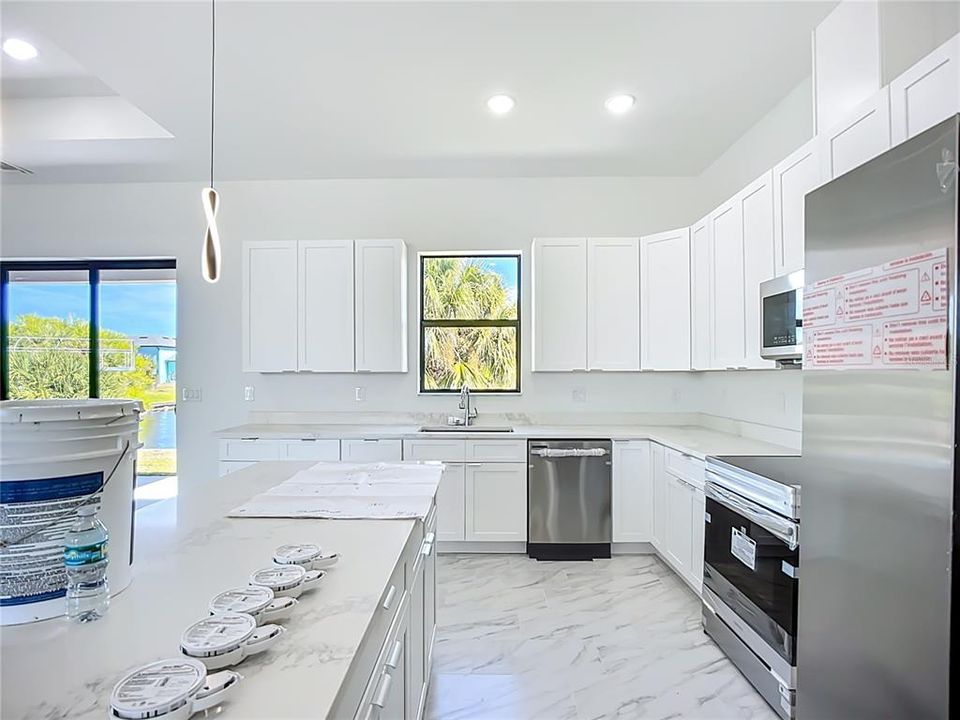 For Sale: $479,000 (3 beds, 2 baths, 1686 Square Feet)