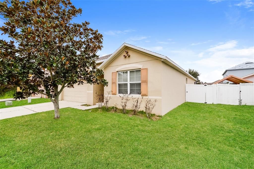 For Sale: $335,000 (4 beds, 2 baths, 1851 Square Feet)