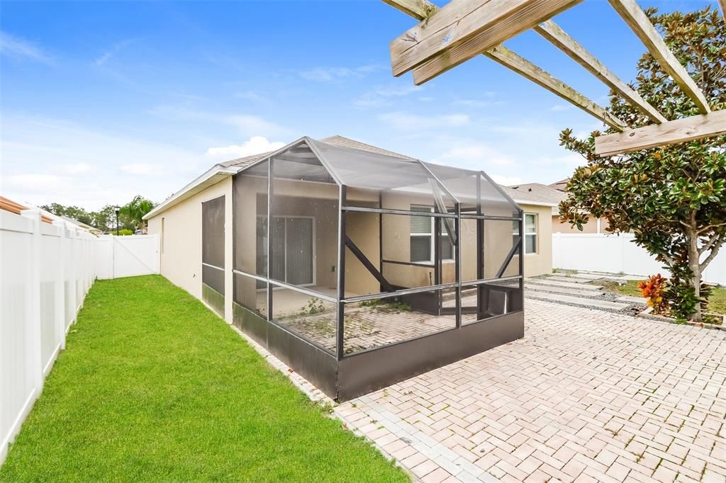 For Sale: $335,000 (4 beds, 2 baths, 1851 Square Feet)