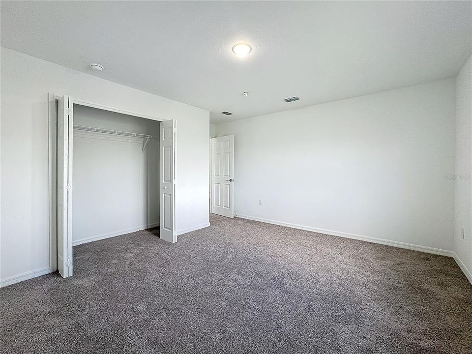 For Rent: $2,250 (4 beds, 2 baths, 2004 Square Feet)