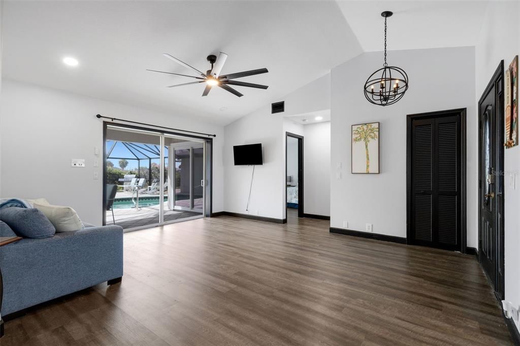 For Sale: $449,000 (4 beds, 2 baths, 1775 Square Feet)