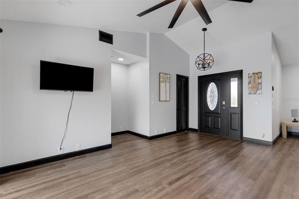 For Sale: $449,000 (4 beds, 2 baths, 1775 Square Feet)