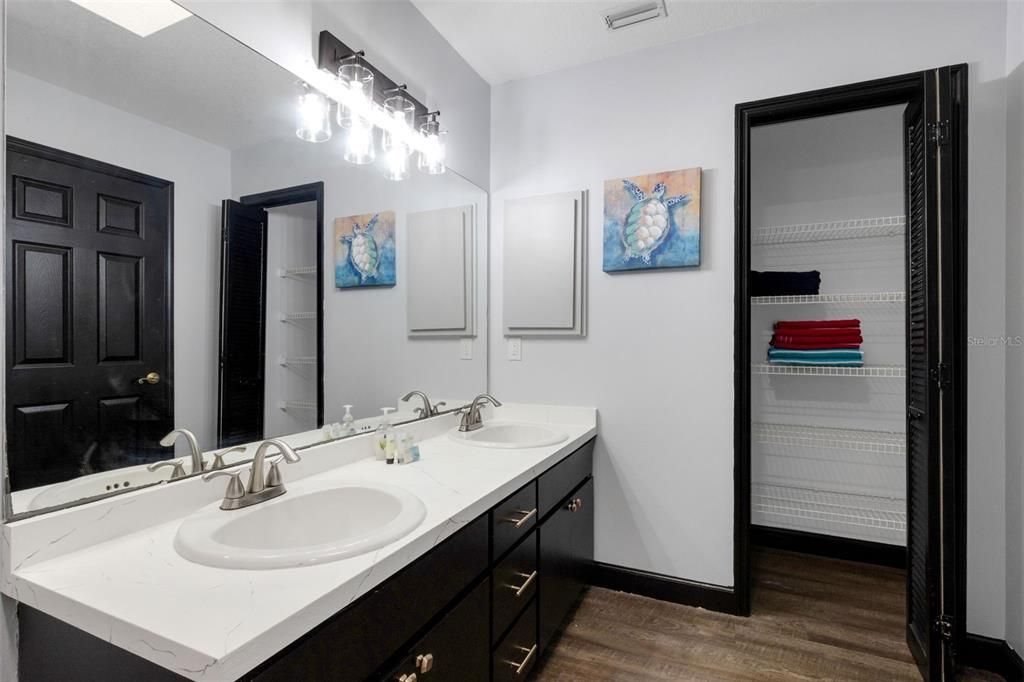 For Sale: $449,000 (4 beds, 2 baths, 1775 Square Feet)