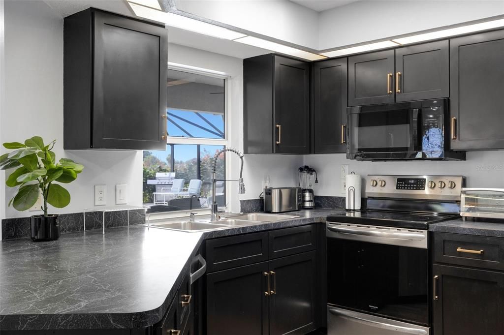 For Sale: $449,000 (4 beds, 2 baths, 1775 Square Feet)