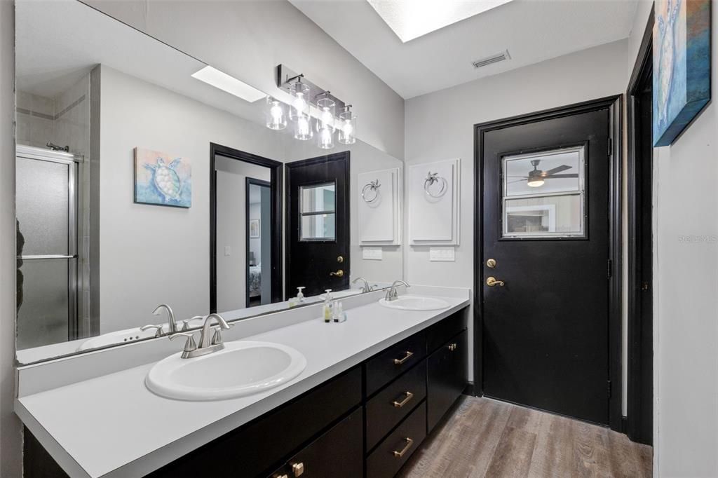 For Sale: $449,000 (4 beds, 2 baths, 1775 Square Feet)