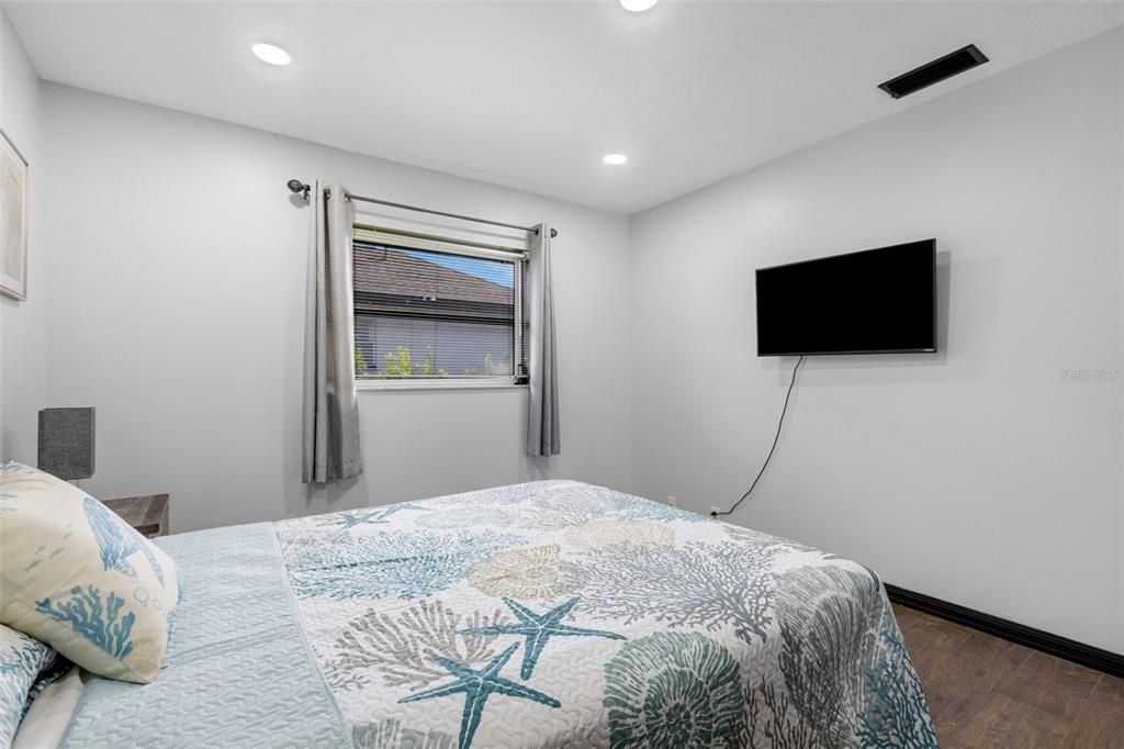 For Sale: $449,000 (4 beds, 2 baths, 1775 Square Feet)