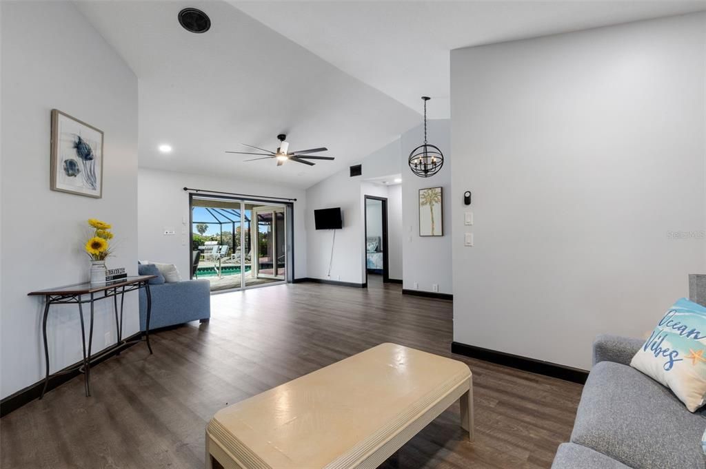 For Sale: $449,000 (4 beds, 2 baths, 1775 Square Feet)