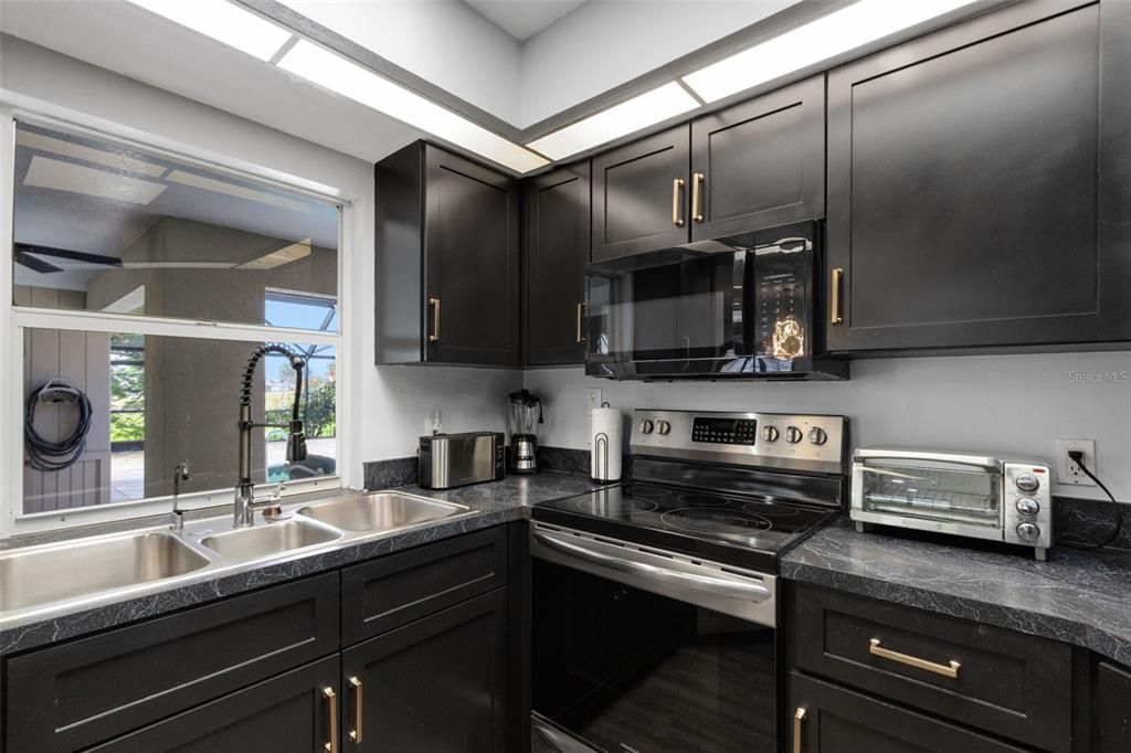 For Sale: $449,000 (4 beds, 2 baths, 1775 Square Feet)