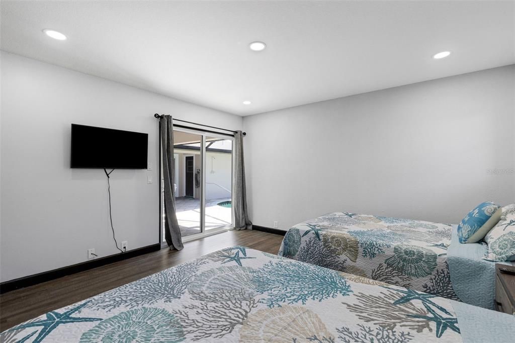 For Sale: $449,000 (4 beds, 2 baths, 1775 Square Feet)