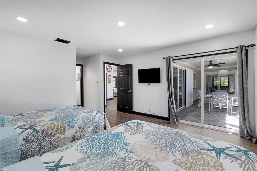 For Sale: $449,000 (4 beds, 2 baths, 1775 Square Feet)