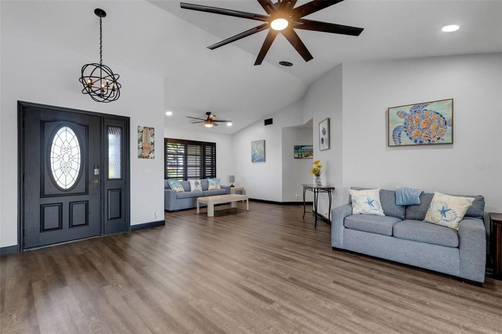 For Sale: $449,000 (4 beds, 2 baths, 1775 Square Feet)