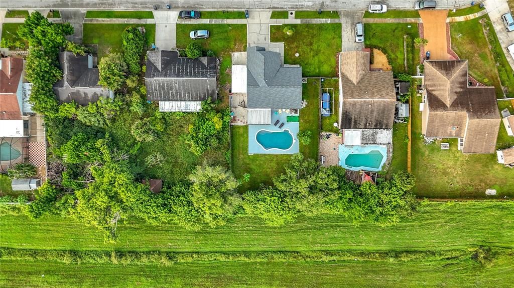 En Venta: $449,000 (4 camas, 2 baños, 1400 Pies cuadrados)