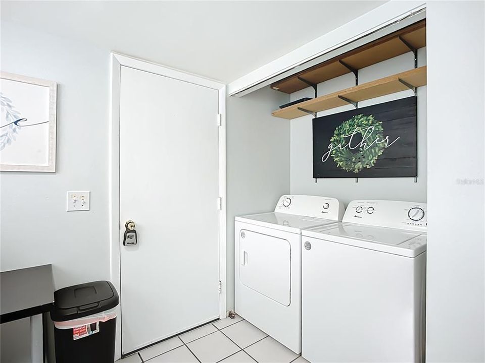 En Venta: $449,000 (4 camas, 2 baños, 1400 Pies cuadrados)