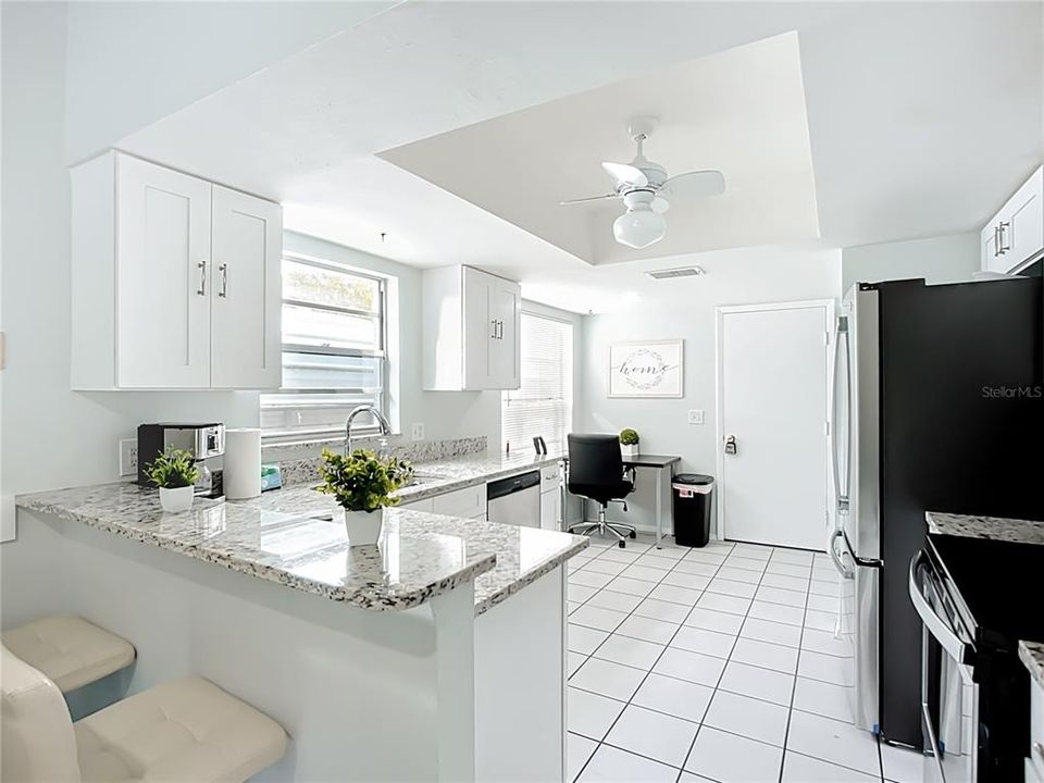 En Venta: $449,000 (4 camas, 2 baños, 1400 Pies cuadrados)