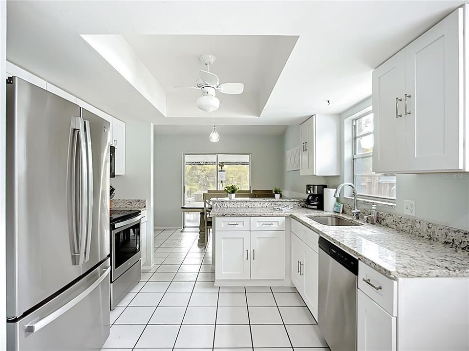 En Venta: $449,000 (4 camas, 2 baños, 1400 Pies cuadrados)