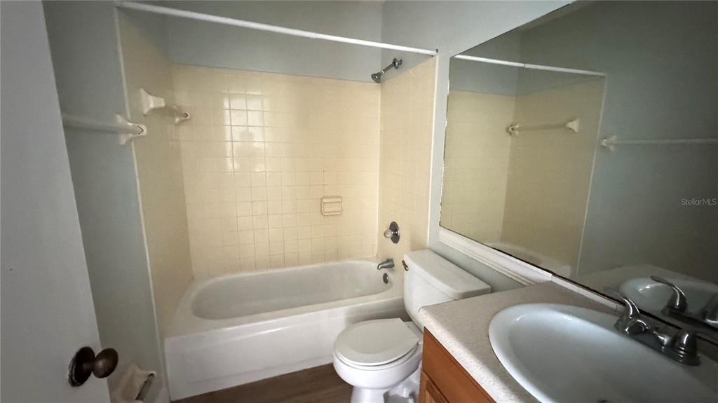 For Rent: $1,295 (2 beds, 2 baths, 864 Square Feet)