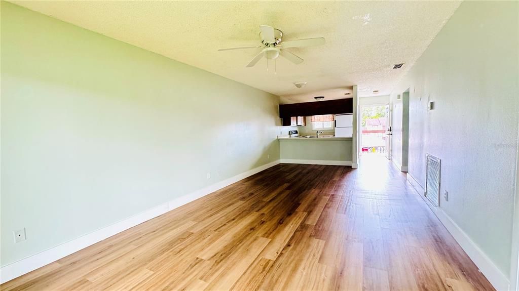 For Rent: $1,295 (2 beds, 2 baths, 864 Square Feet)