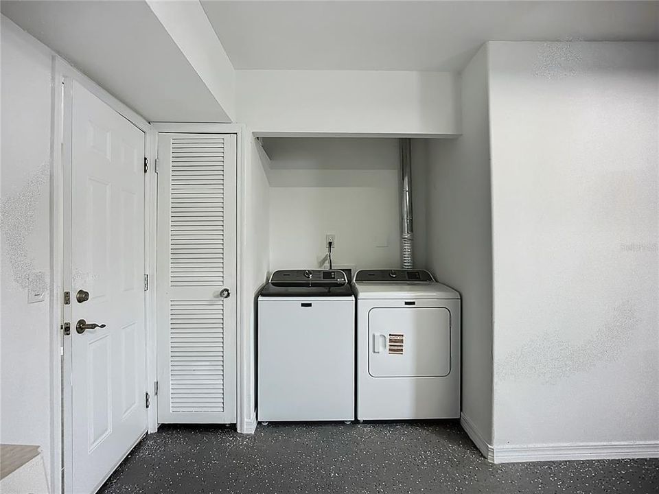 For Sale: $469,000 (3 beds, 2 baths, 1636 Square Feet)