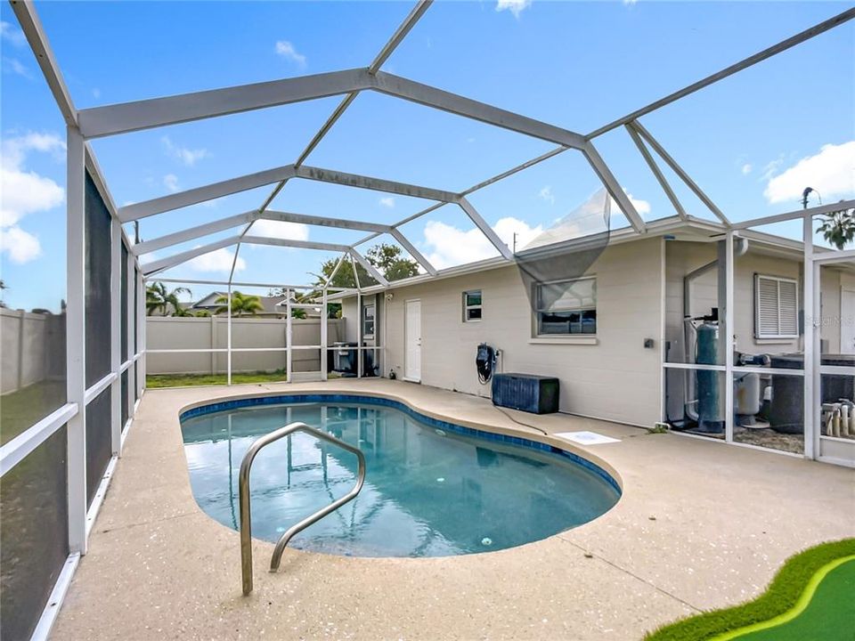 For Sale: $469,000 (3 beds, 2 baths, 1636 Square Feet)