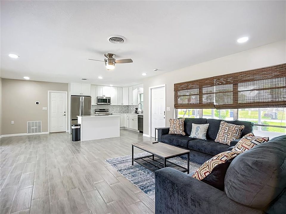 For Sale: $469,000 (3 beds, 2 baths, 1636 Square Feet)