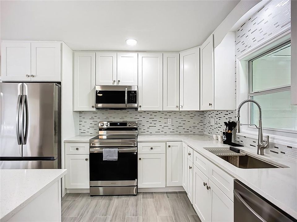 For Sale: $469,000 (3 beds, 2 baths, 1636 Square Feet)