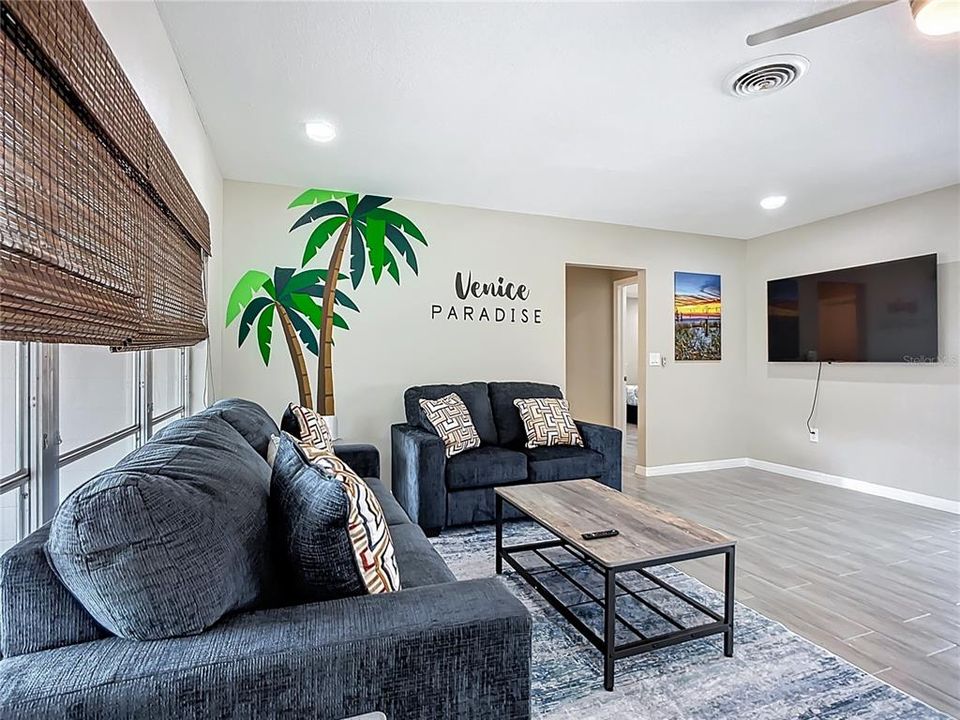 For Sale: $469,000 (3 beds, 2 baths, 1636 Square Feet)