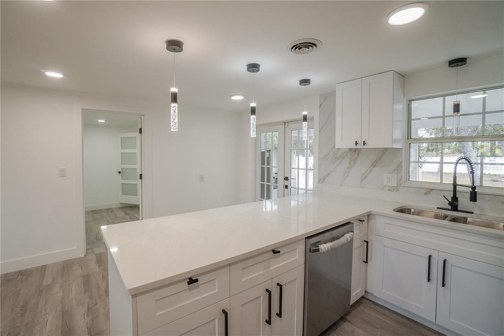 For Sale: $359,800 (3 beds, 2 baths, 1016 Square Feet)