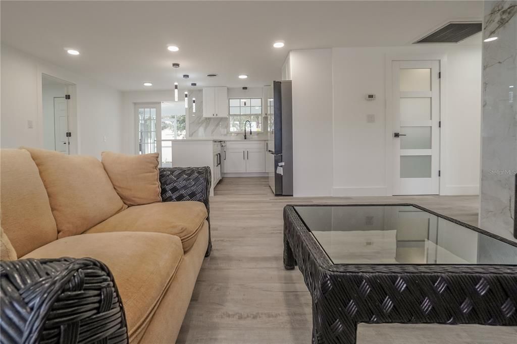 For Sale: $359,800 (3 beds, 2 baths, 1016 Square Feet)