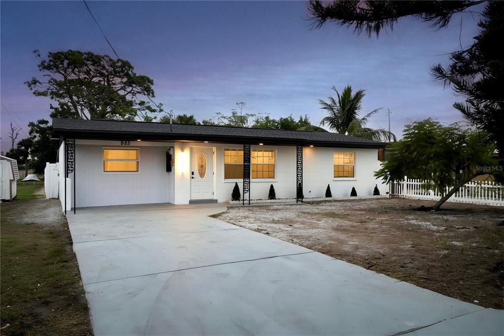 For Sale: $359,800 (3 beds, 2 baths, 1016 Square Feet)